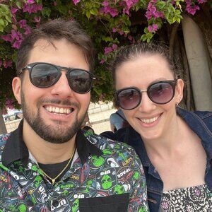 Meet your Poshers, Gabriel and Emily